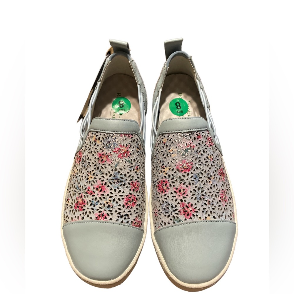NWT Women’s Size 8 Erin Jambu Slip Ons With Flower Accents